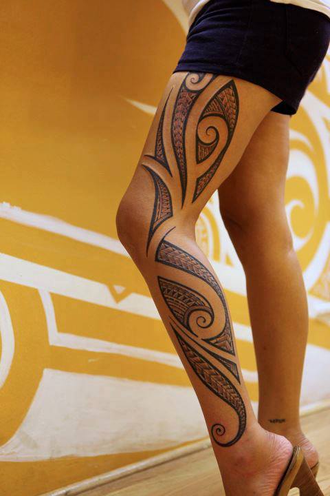 tatuaje en la pierna para mujeres