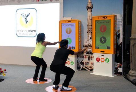 Metro y Metrobús pondrán a usuarios a hacer sentadillas