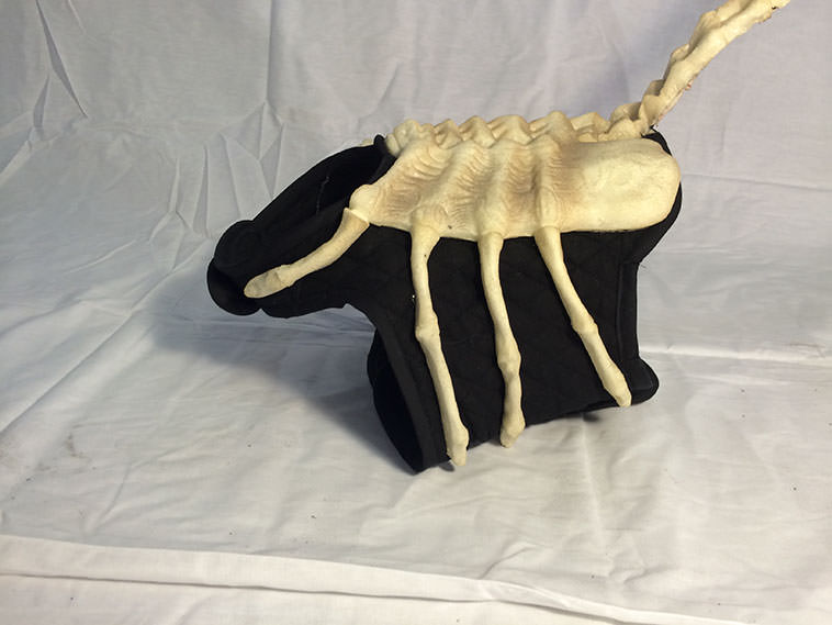 correa_alien_atrapa_caras_05