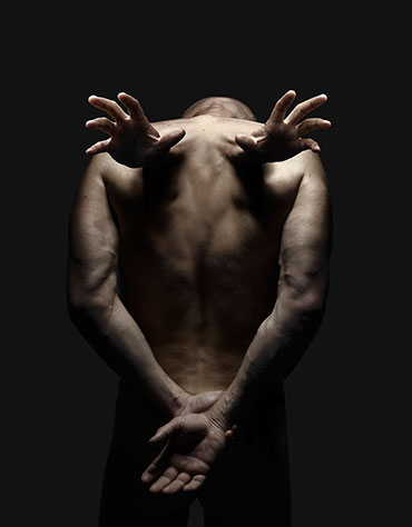 manos_en_sitios_raros_04