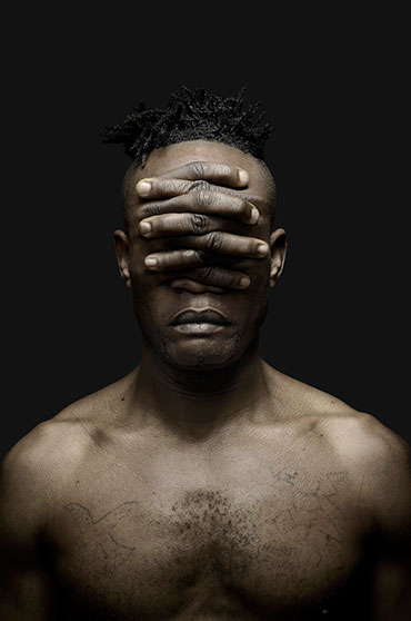 manos_en_sitios_raros_06