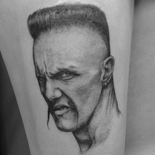 Ninja y su bigote por Emily Horstman.