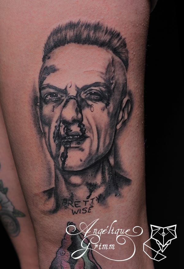 Ninja sangrienta por Angelique Grimm.